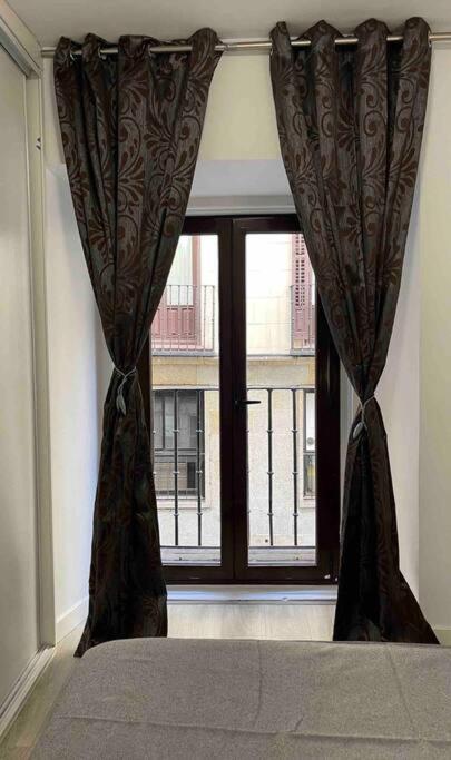 Encantador Apartamento Plaza Mayor Madrid Centro Kültér fotó